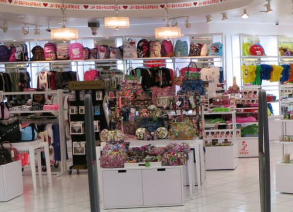 グアムでショッピングが楽しめるブランドとショッピングセンターについて教えます